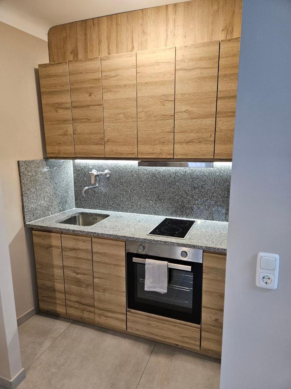 Danube Apartment Виена Екстериор снимка