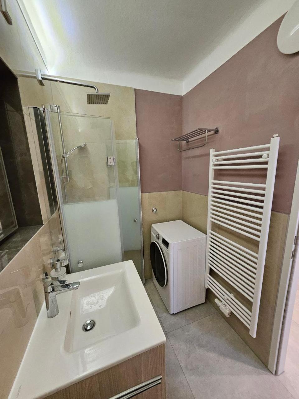 Danube Apartment Виена Екстериор снимка
